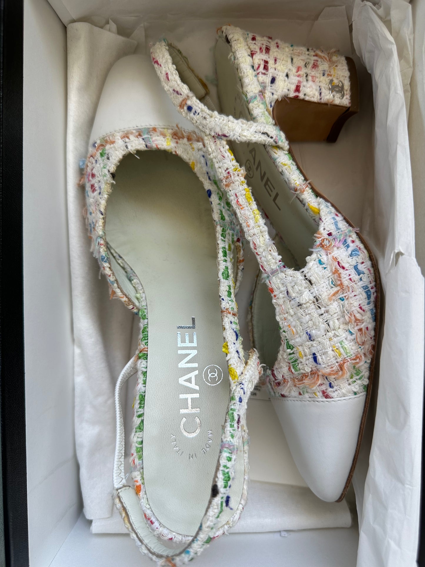 Chanel Tweed Slingback (37)