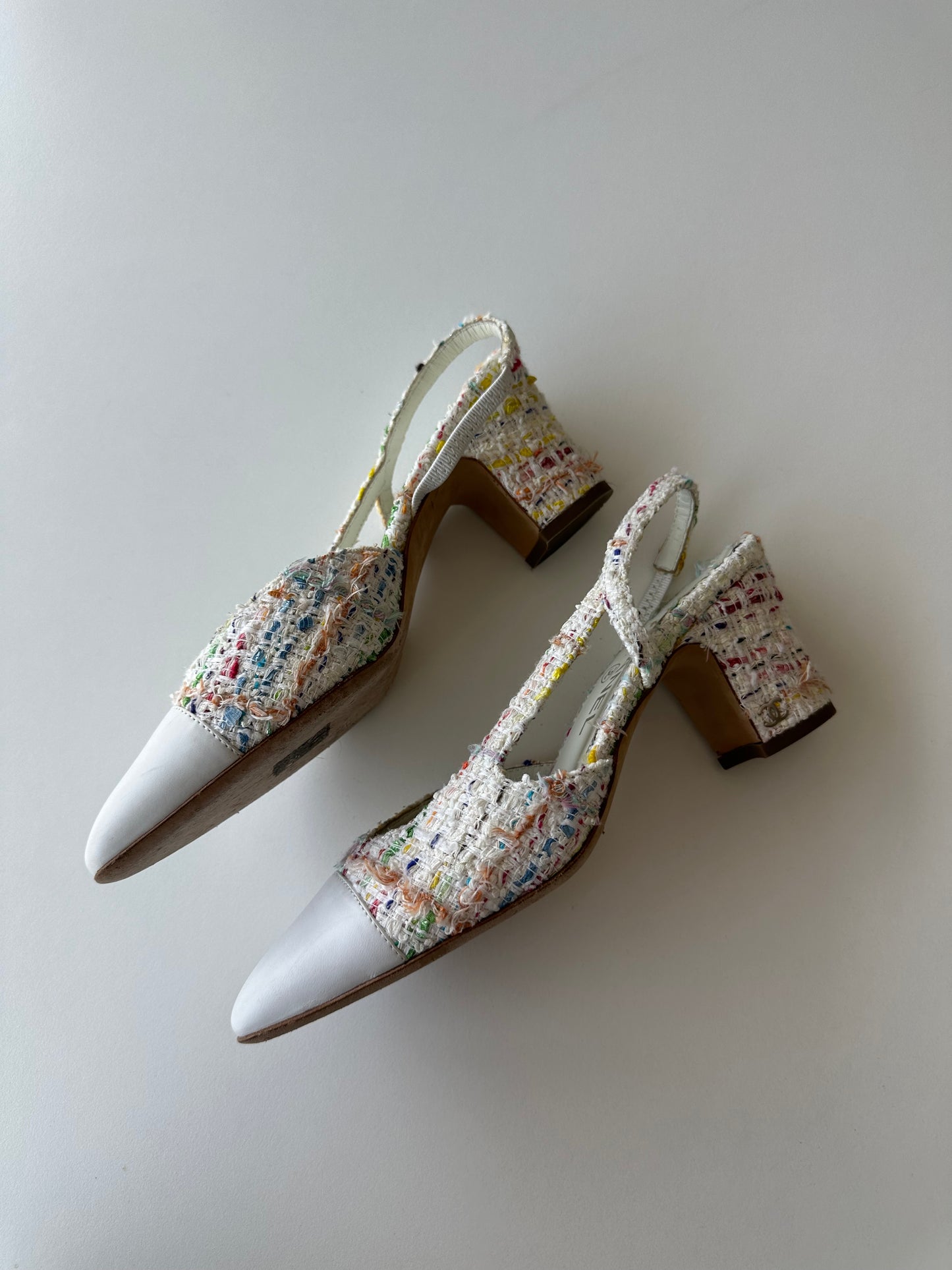 Chanel Tweed Slingback (37)