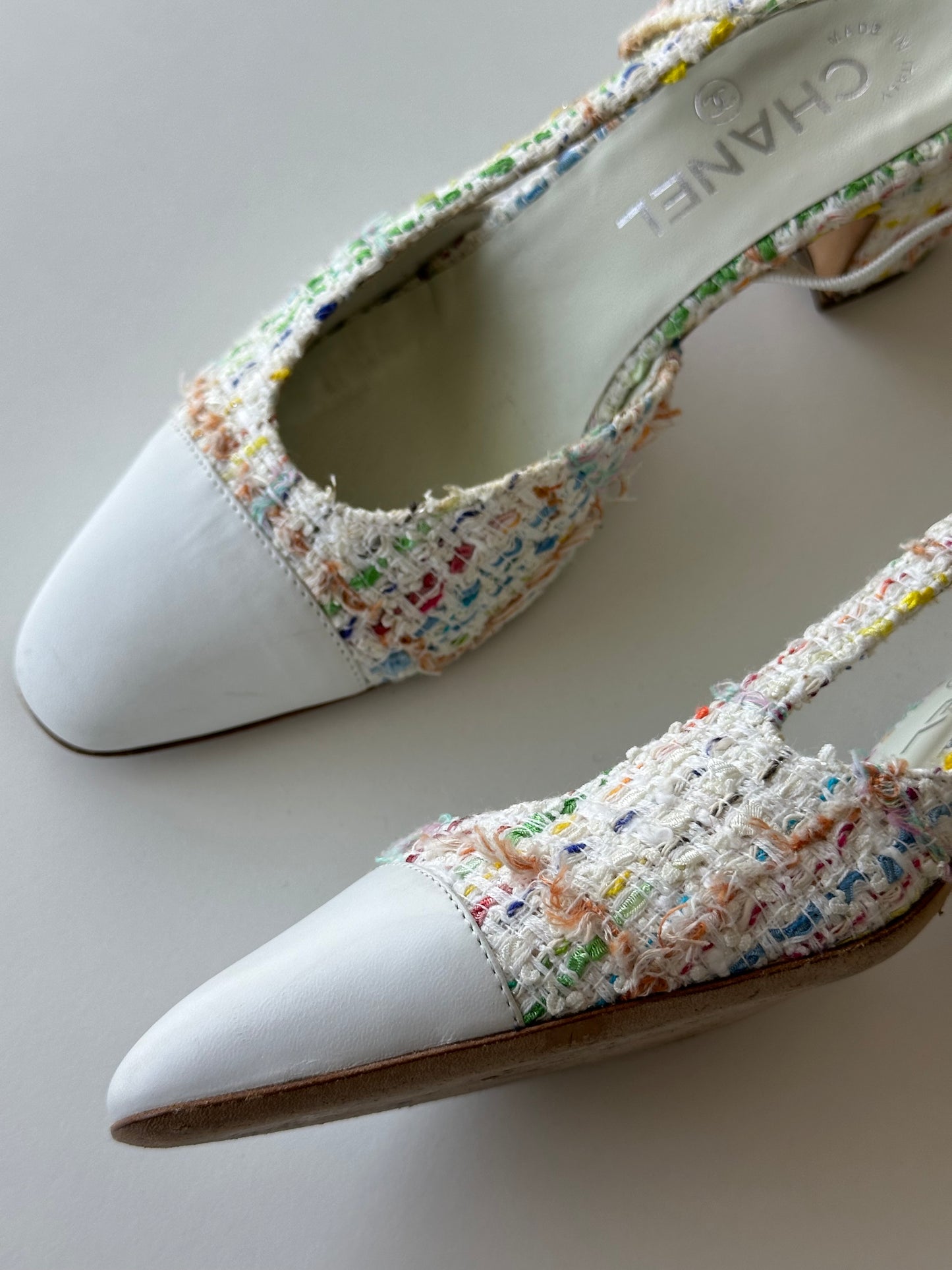 Chanel Tweed Slingback (37)