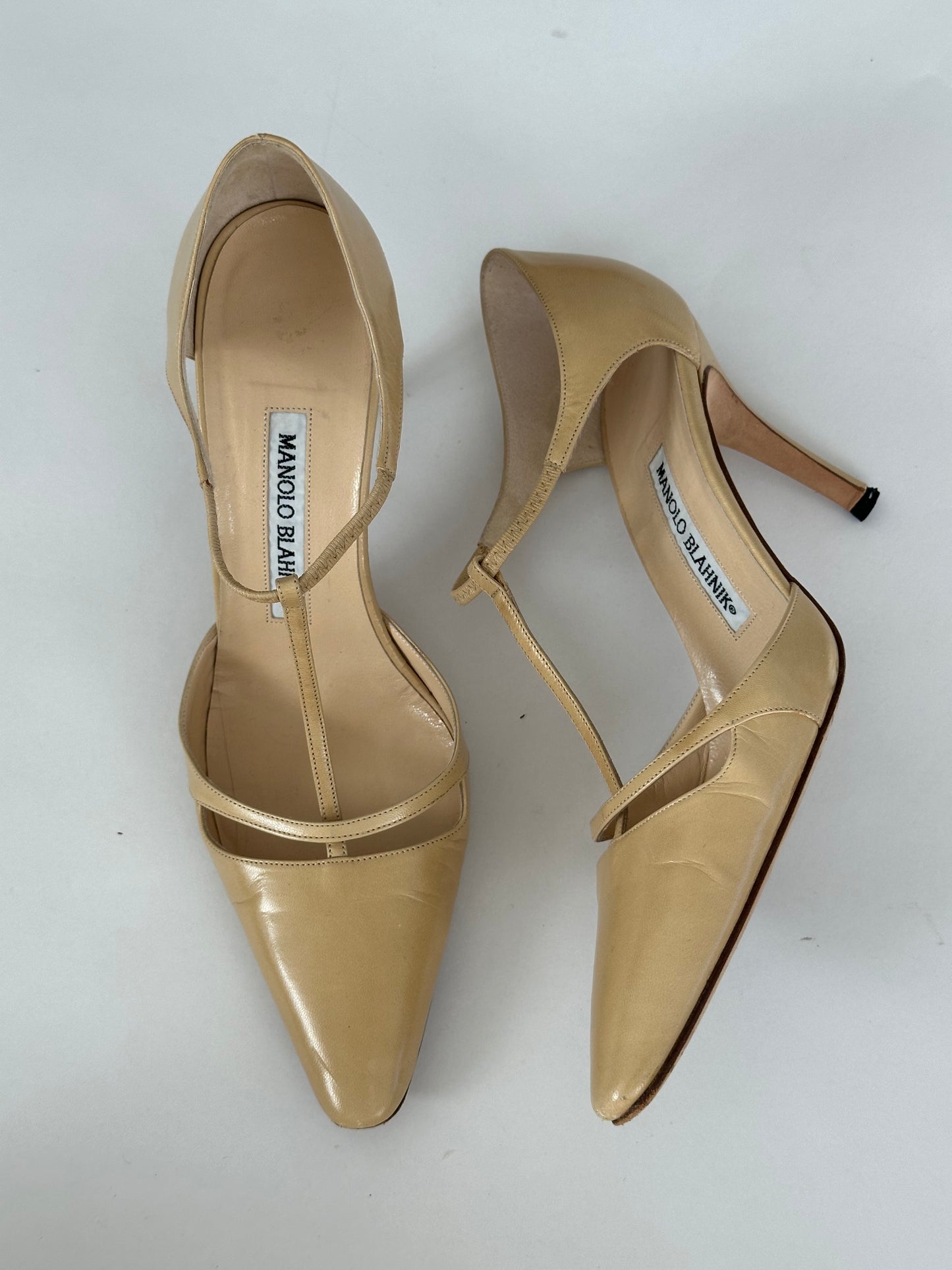 Manolo Blahnik T Strap Heel (37)