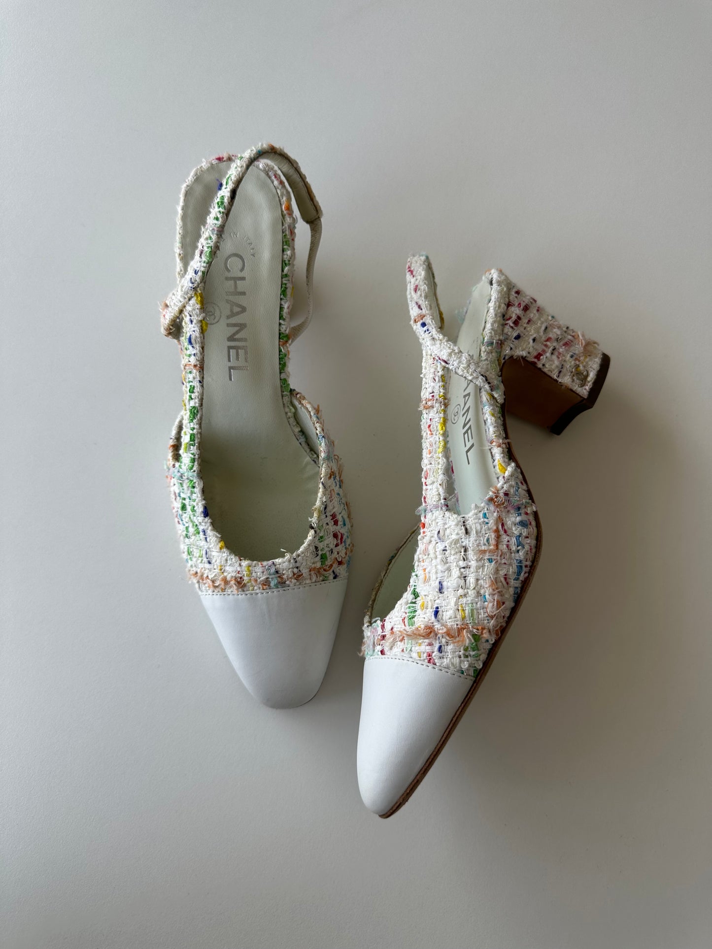 Chanel Tweed Slingback (37)