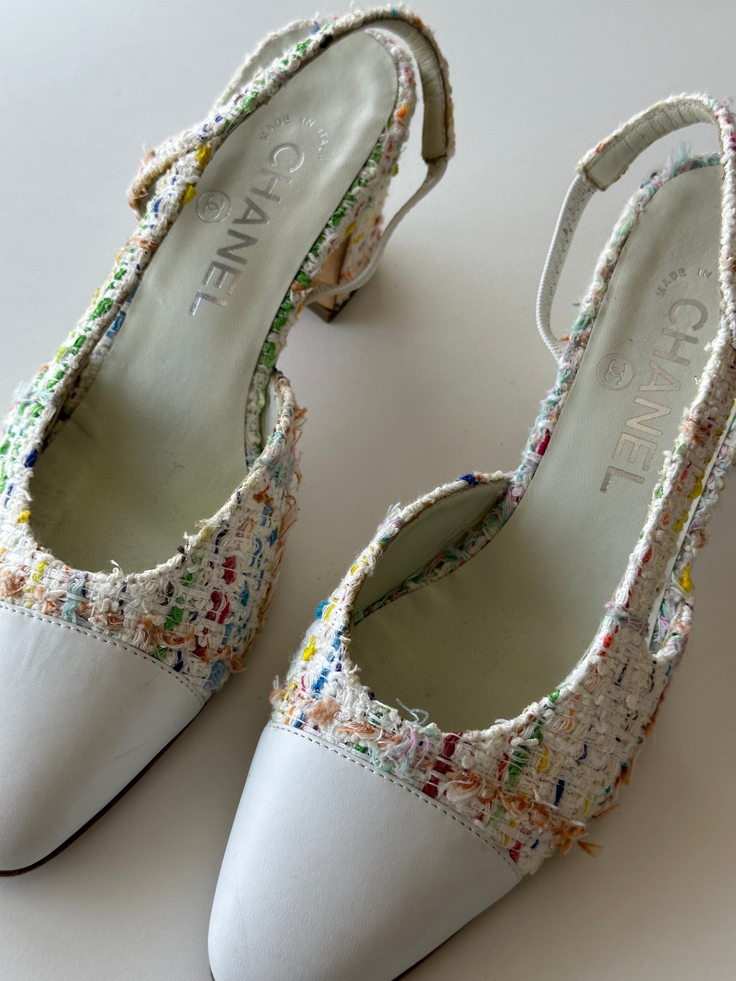 Chanel Tweed Slingback (37)