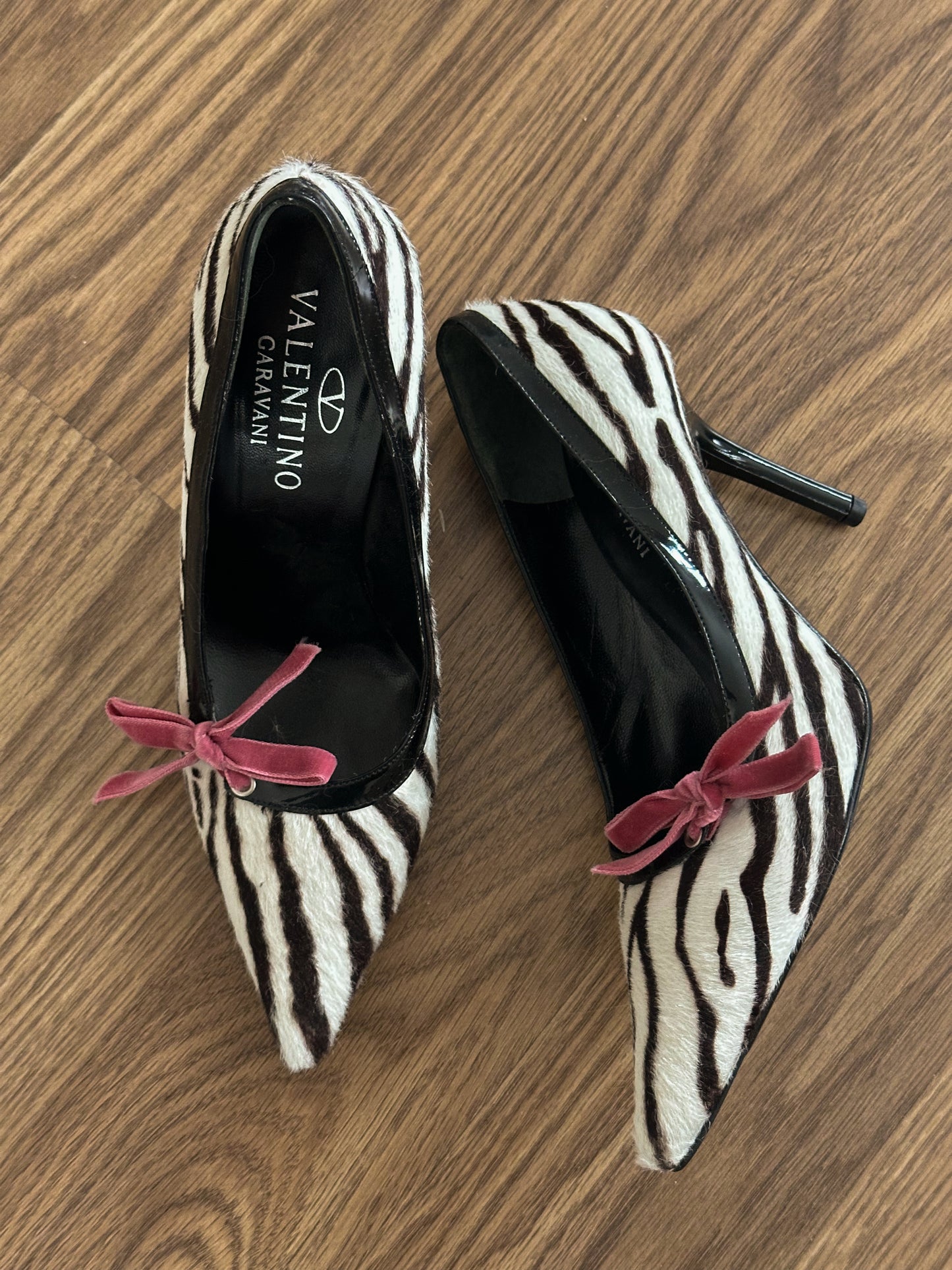 Valentino Garavani Zebra Pump (36.5)