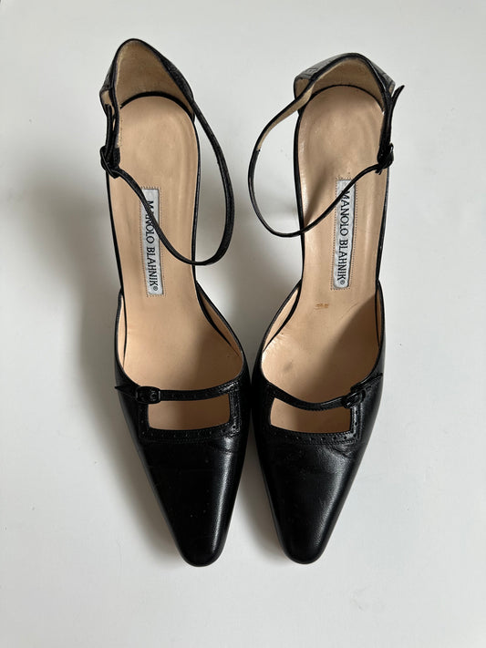 Manolo Blahnik Mary Jane Heel (38.5)