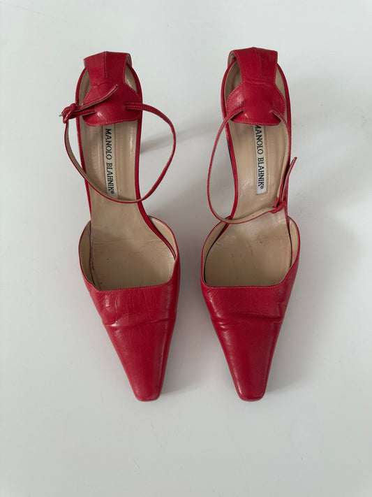 Manolo Blahnik Ankle Strap Heel (39)