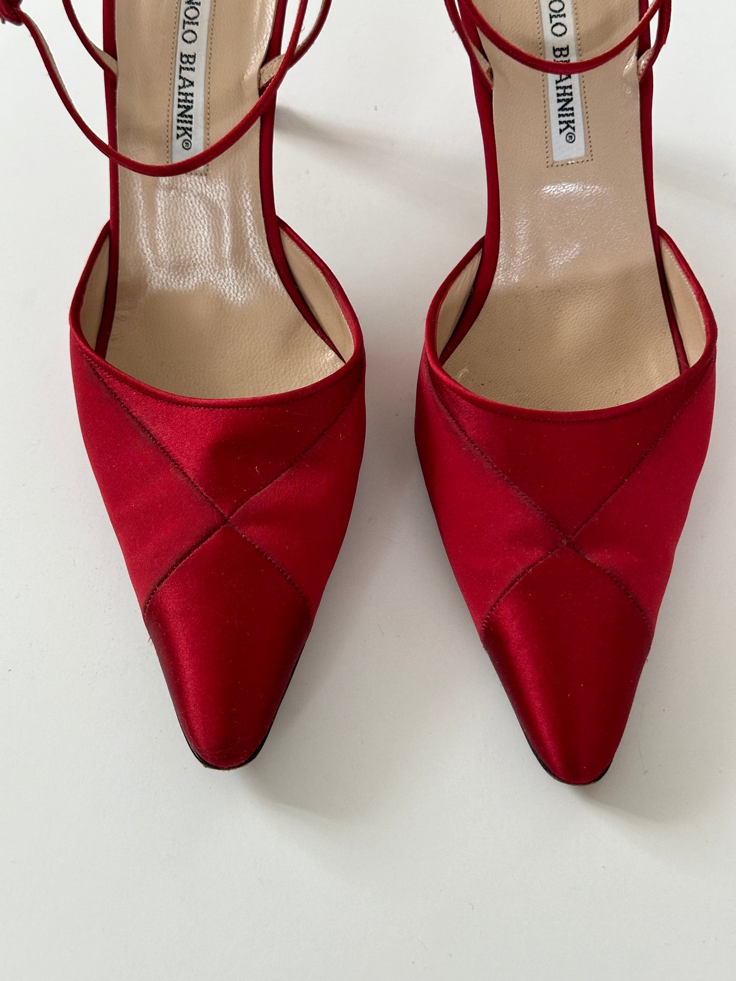 Manolo Blahnik Silk Satin Heel (39)