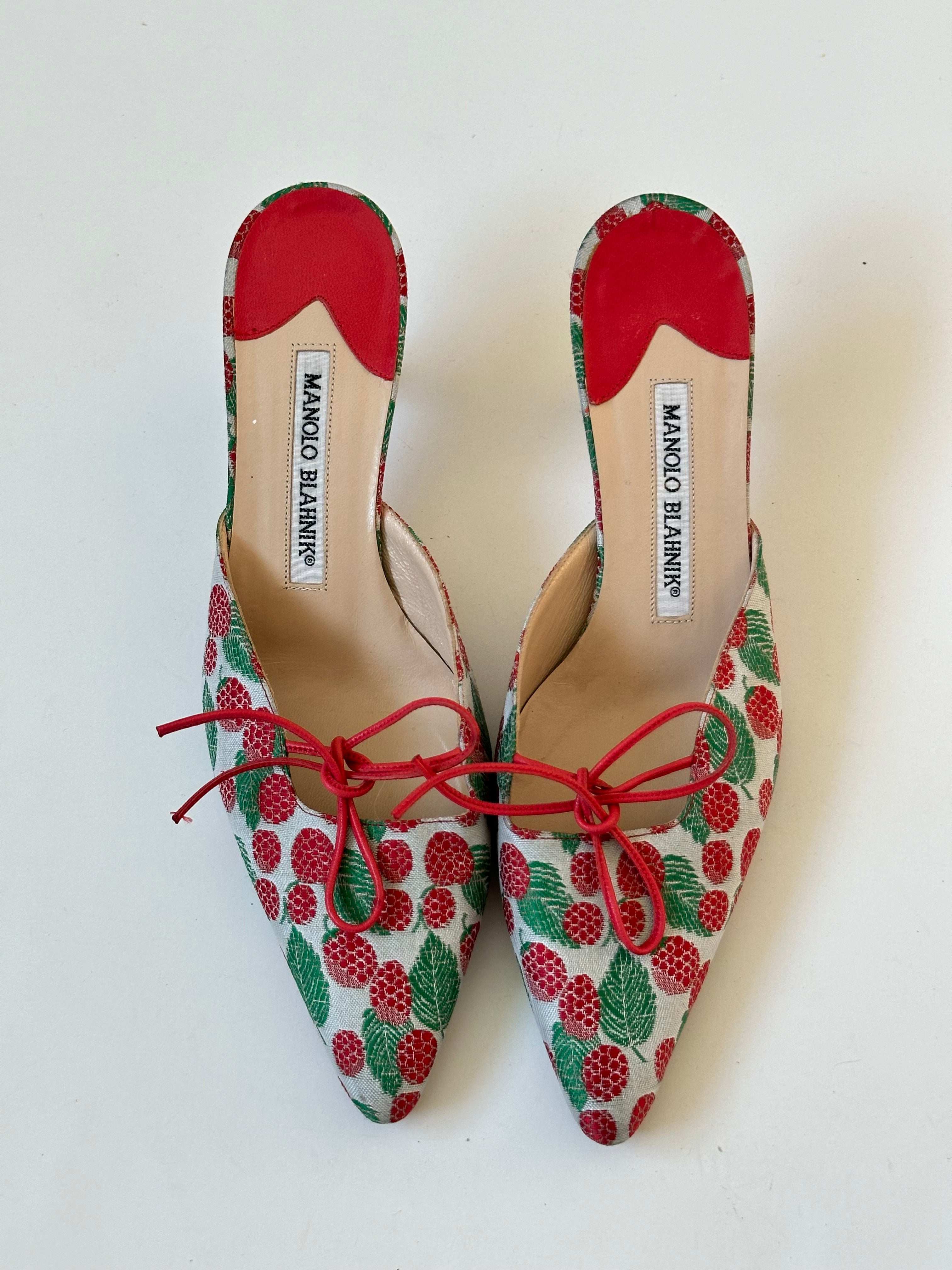 Manolo Blahnik Raspberry Mule (36) – The Modern Romantique