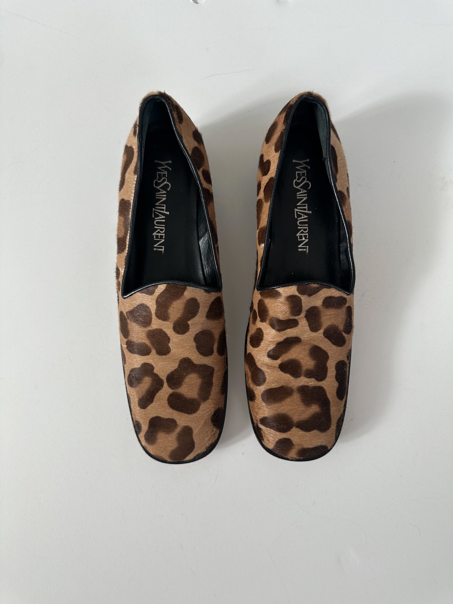 Yves Saint Laurent Loafer (37)