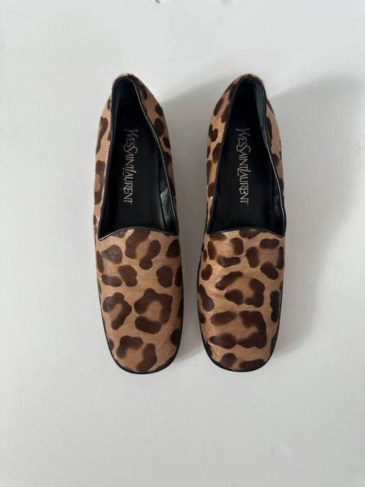Yves Saint Laurent Loafer (37)