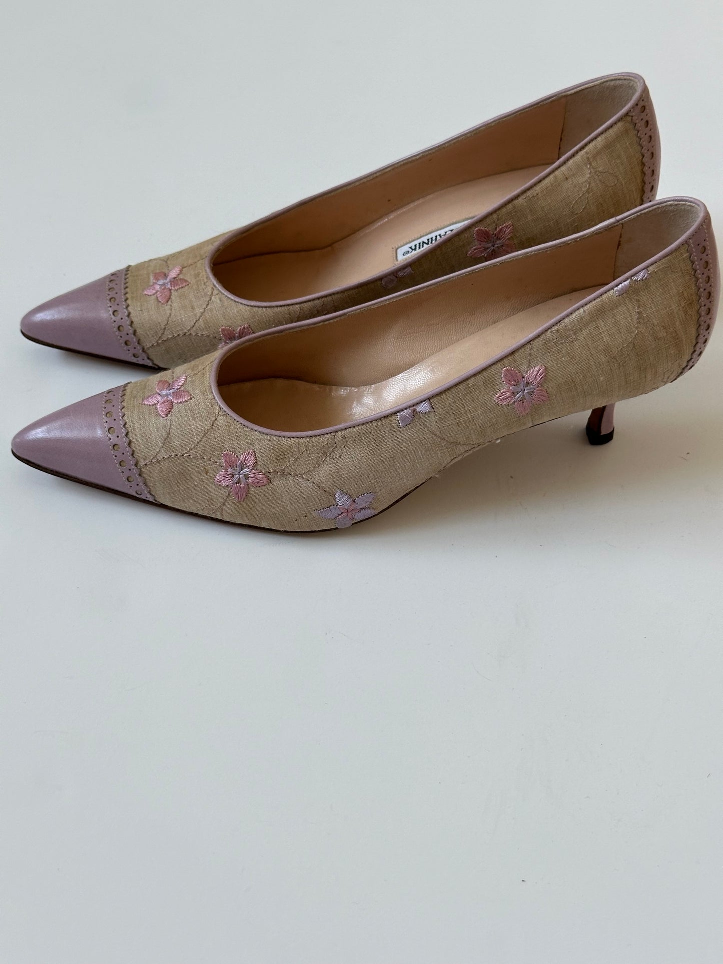 Manolo Blahnik Lavender Floral Captoe heel (37.5)