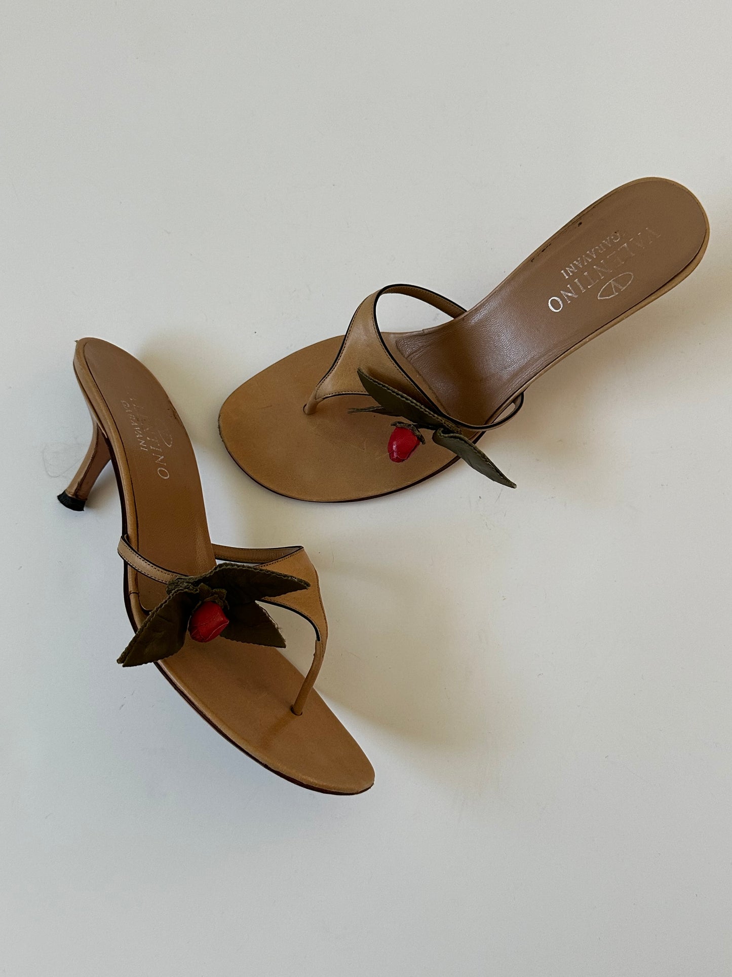 Valentino Rosebud Thong Heel (40)