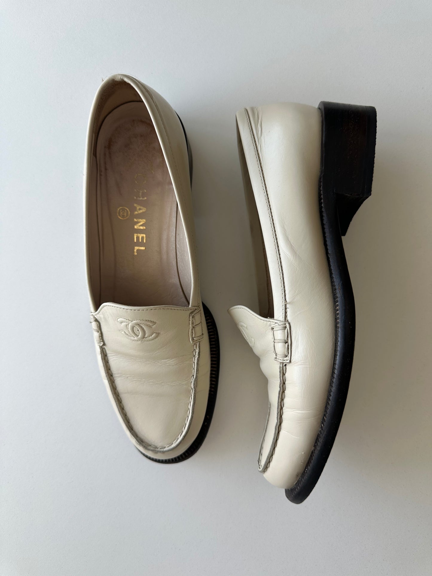 90’s Chanel Leather Loafer (37)