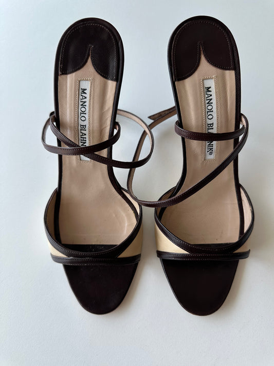 Manolo Blahnik Neutral Wrap Heel (37)