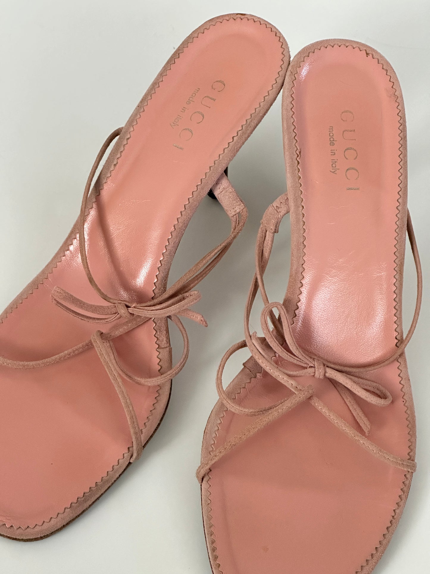 Gucci Delicate Bow Heel (40)