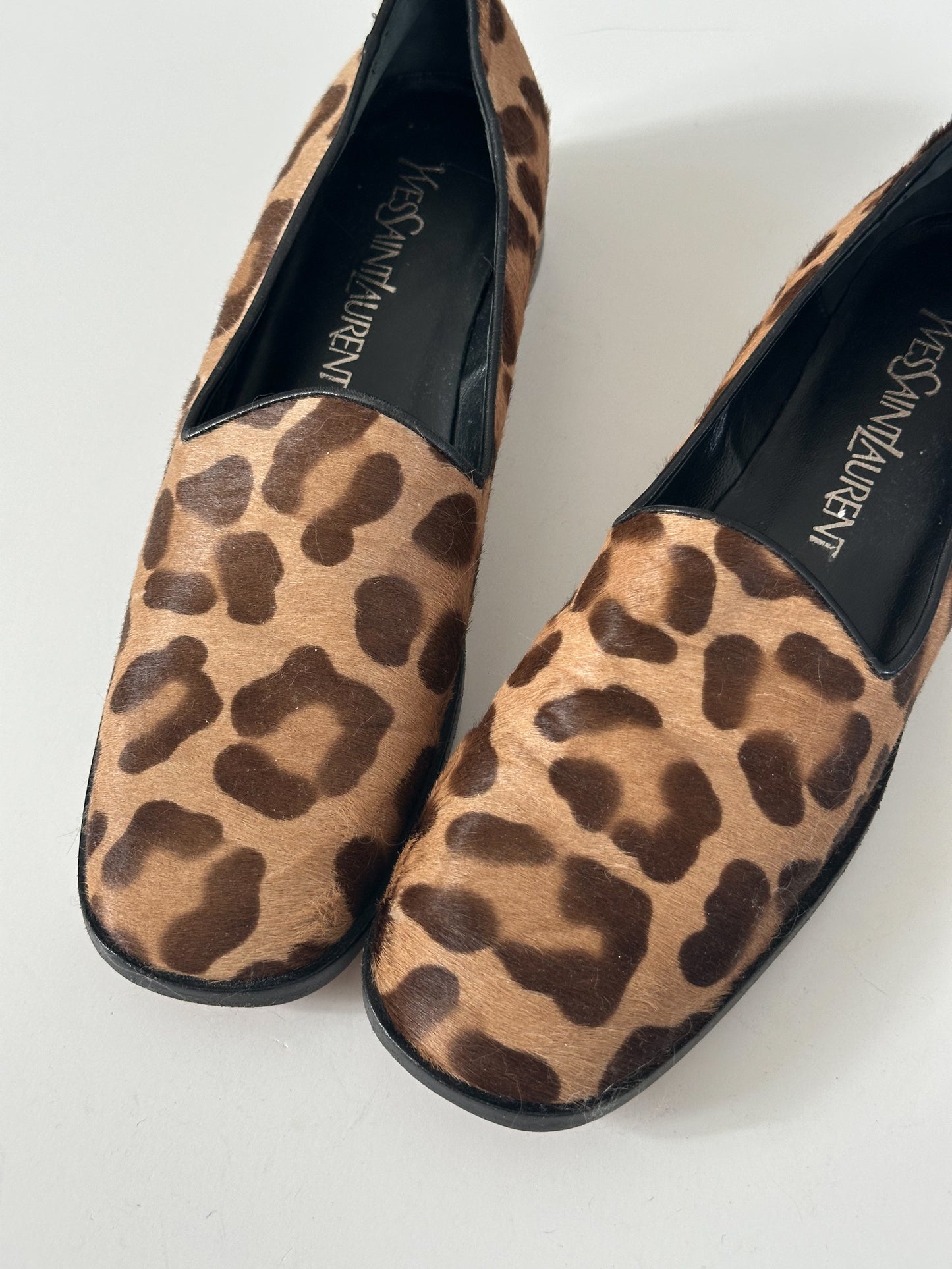 Yves Saint Laurent Loafer (37)