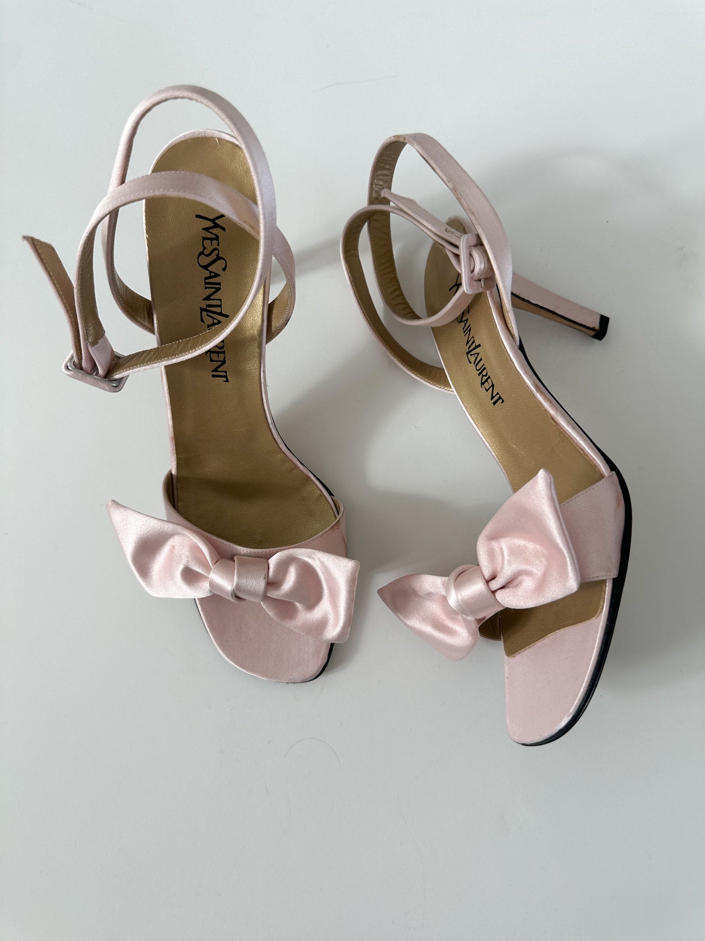 Yves Saint Laurent Bow Heel (8.5)