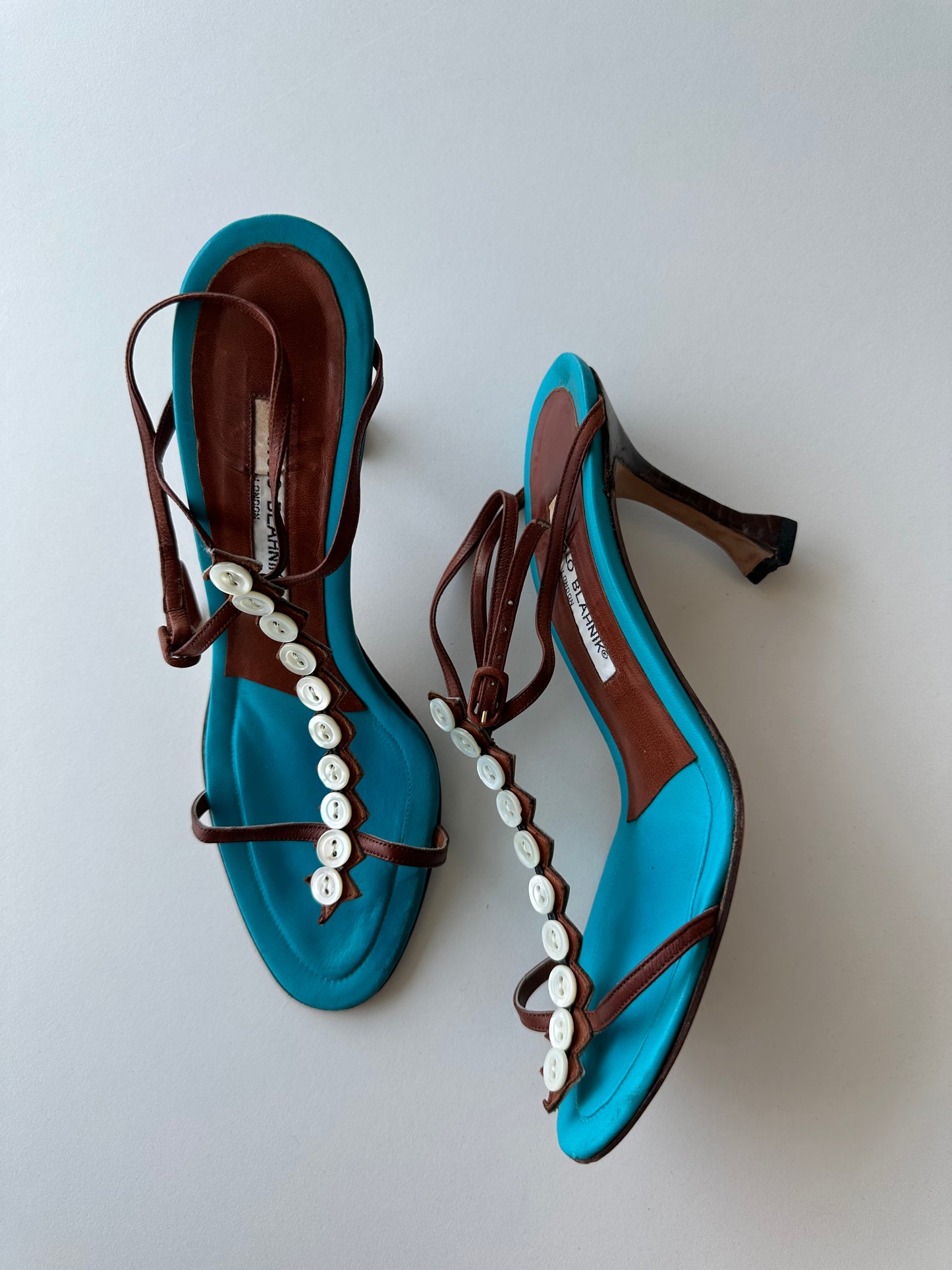 Manolo Blahnik Button Heel (38)