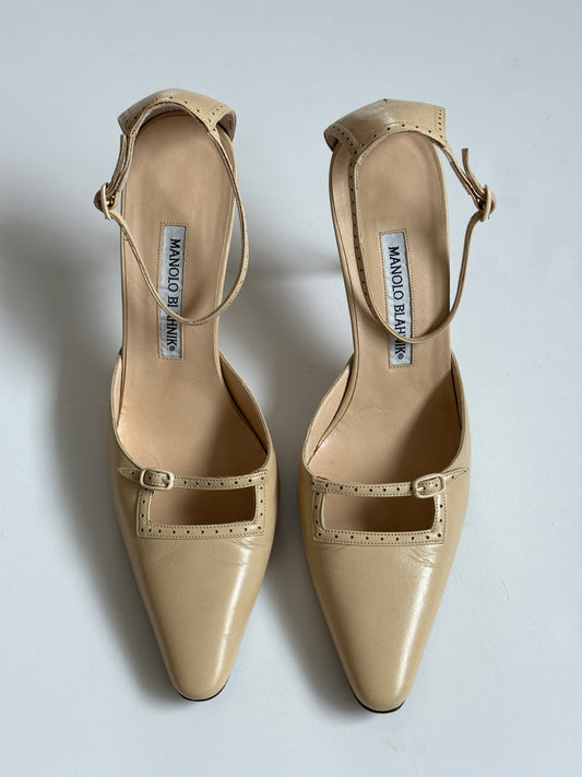 Manolo Blahnik Mary Jane Heels (38.5)