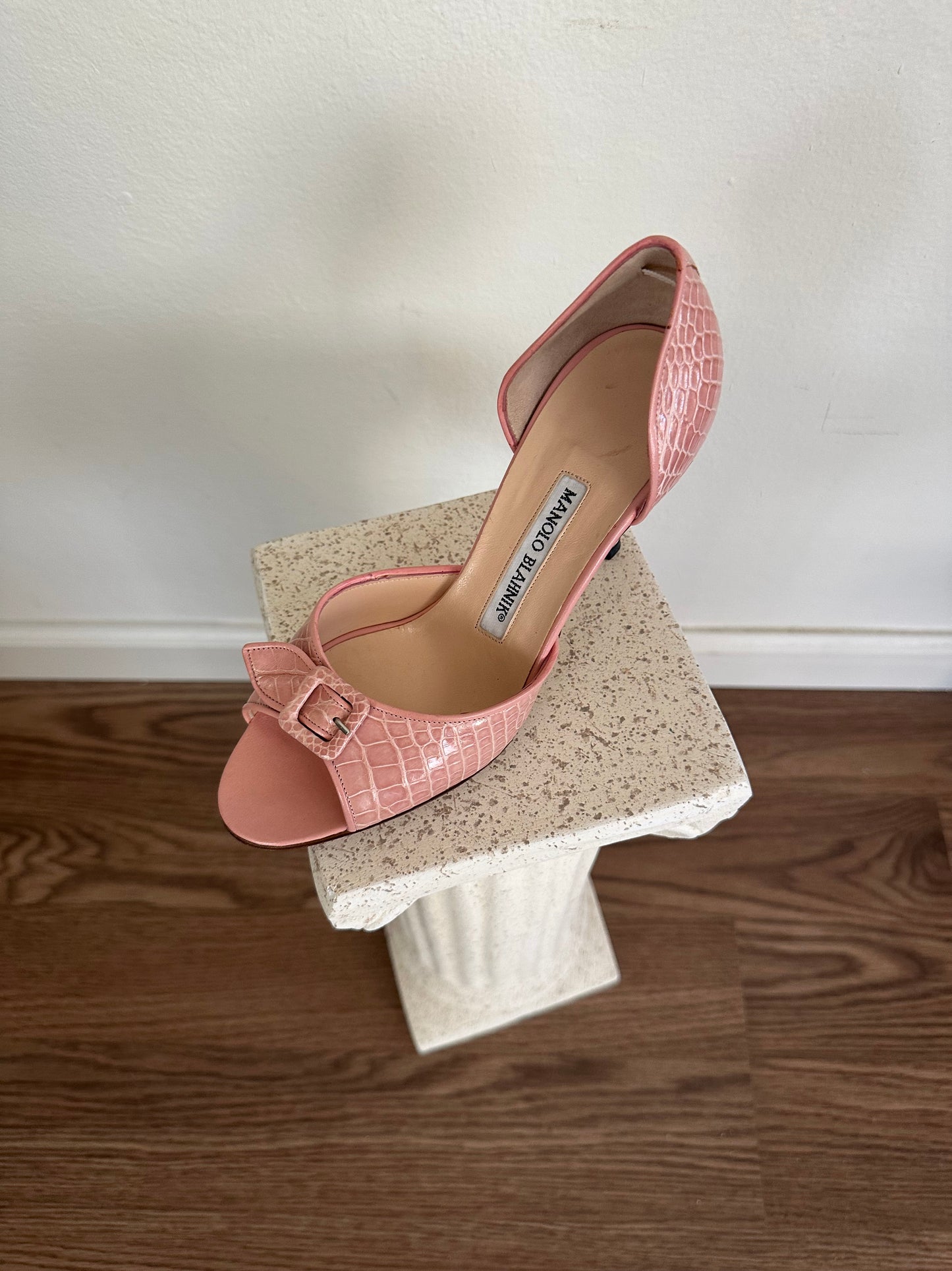Manolo Blahnik Peeptoe Heel (35.5)