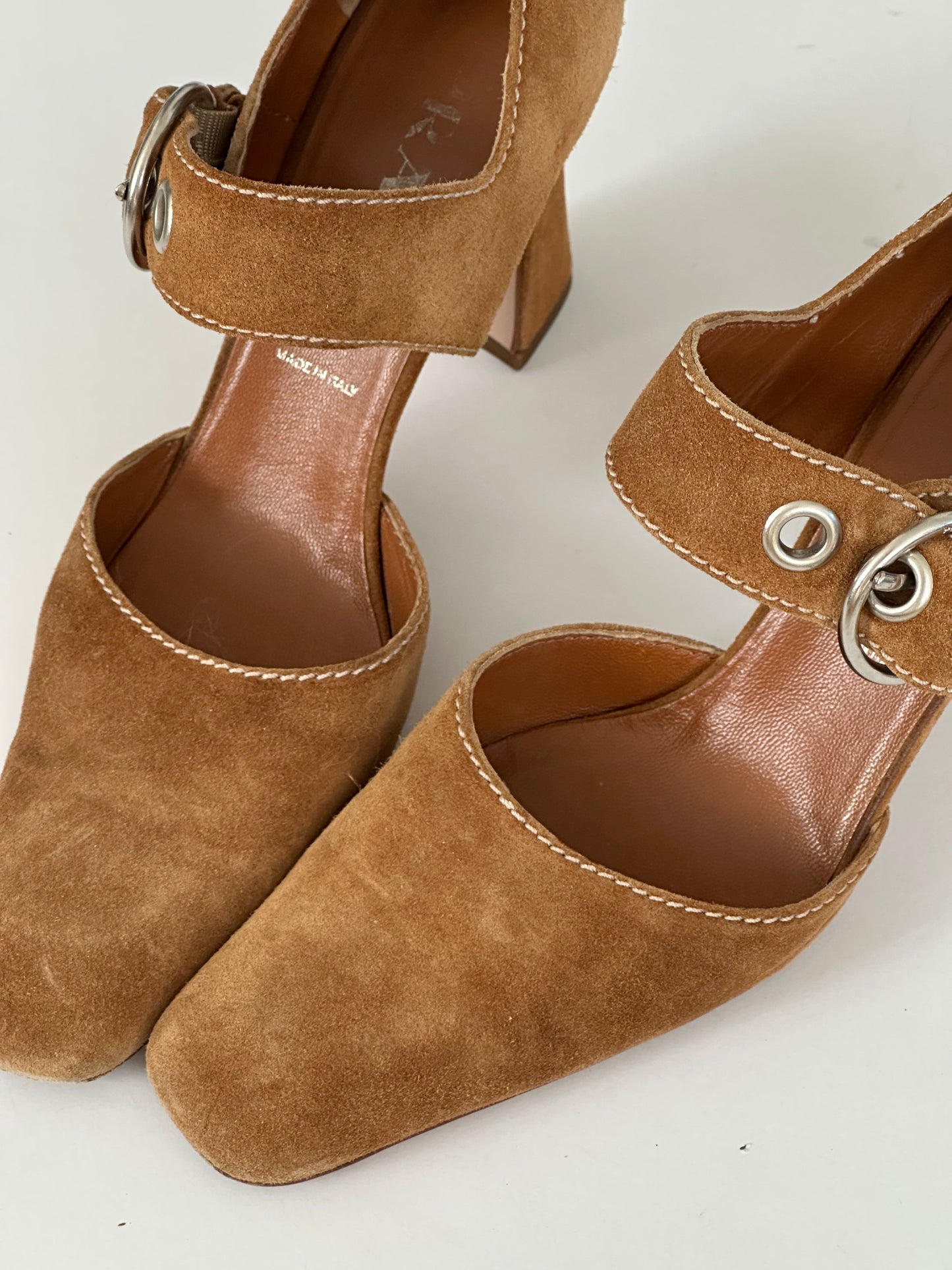 Prada Buckle Mary Jane (38.5)