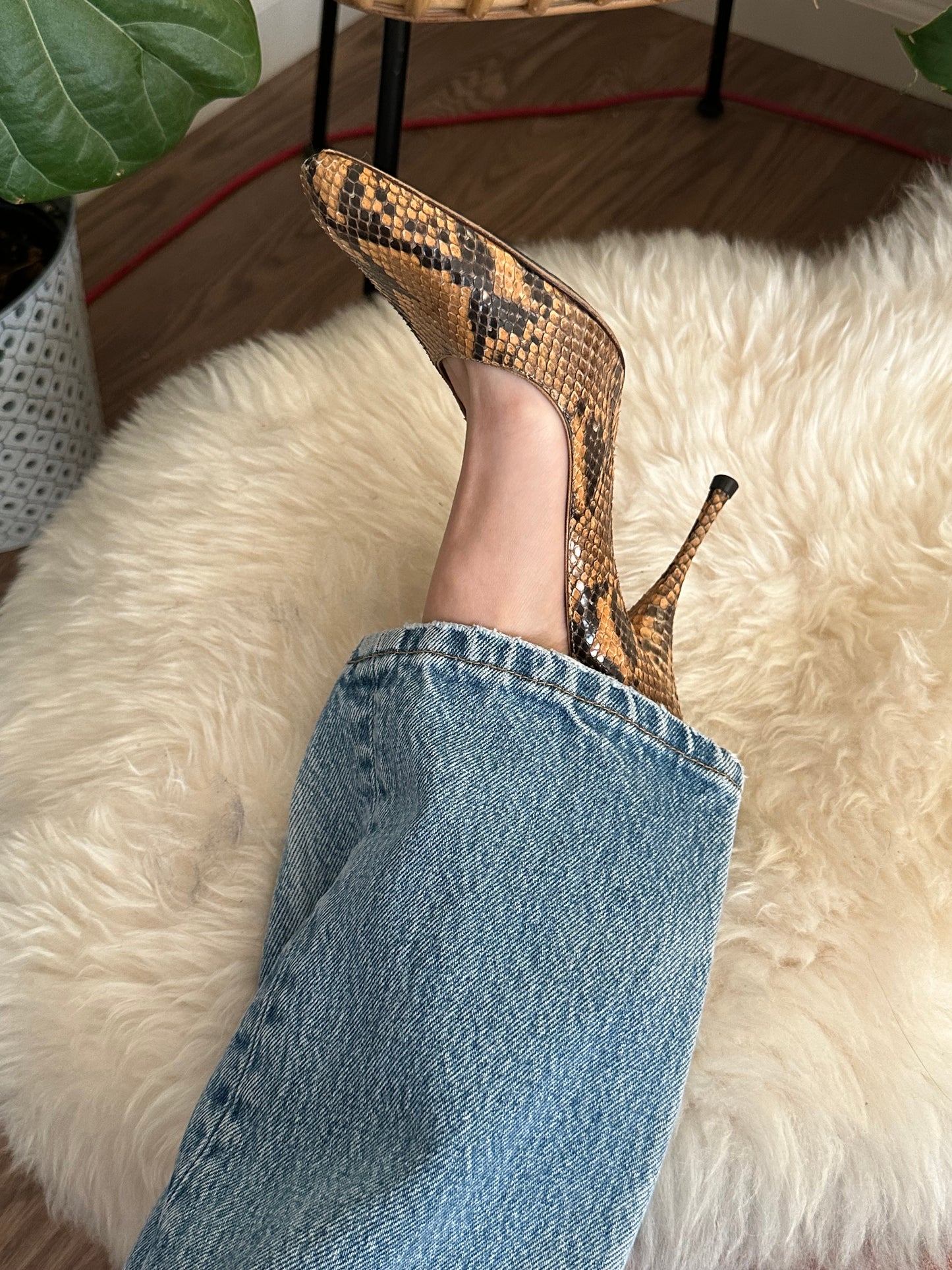 Yves Saint Laurent Snakeskin Pump (38.5)