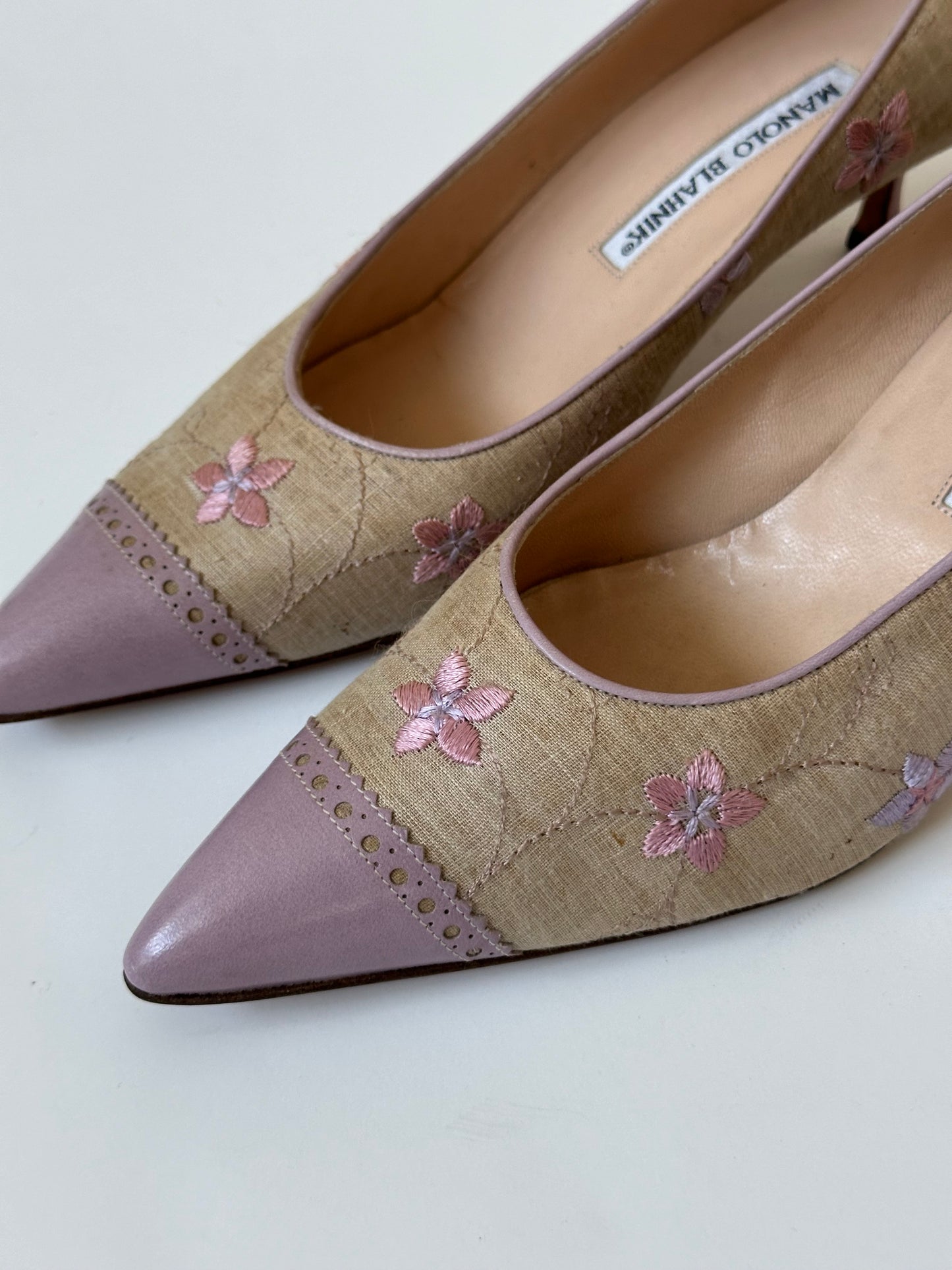 Manolo Blahnik Lavender Floral Captoe heel (37.5)